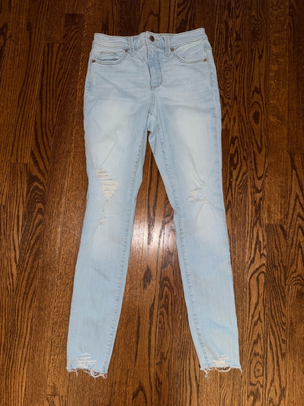 Universal Thread Light Wash Distressed Skinny Jeans